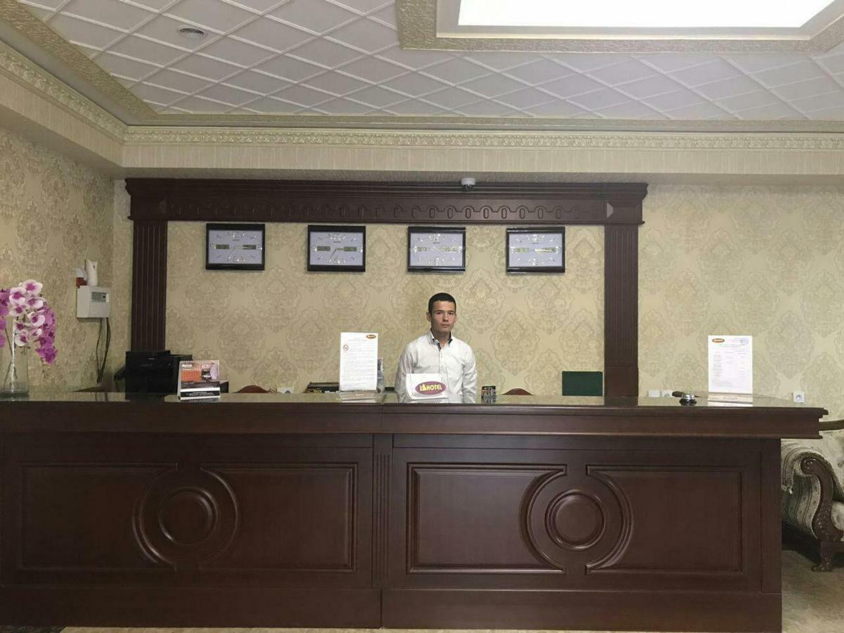 Hotel Afrosiyob Qarshi Exteriér fotografie